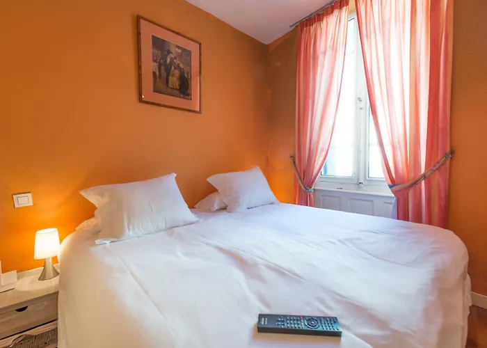 エウローパ オテル ホテル カストル